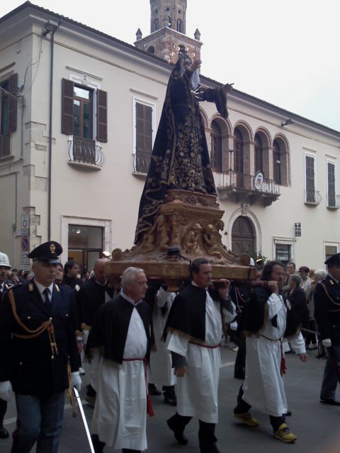 Il Venerdì Santo a Teramo Processione-del-venerdc3ac-santo-1-v